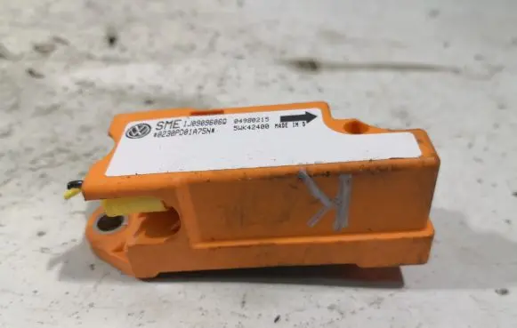 Volkswagen New Beetle Airbag deployment crash/impact sensor 1J0909606Q