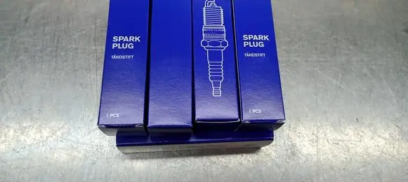 Volvo V60 Spark plug 32290011
