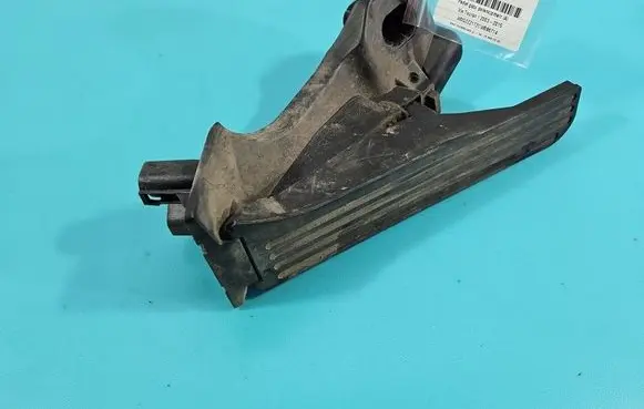 Volkswagen Touran I Accelerator throttle pedal 1T1721503J IMPRK1579026
