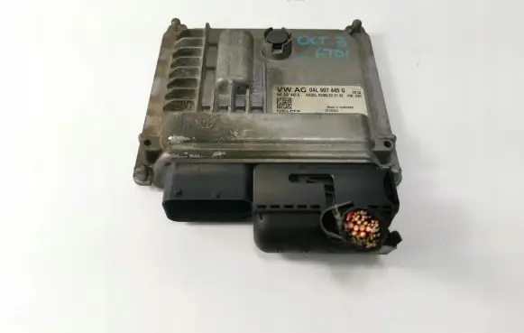 Skoda Octavia 985 Engine control unit/module 04L907445G