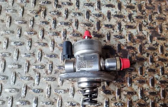 Volkswagen Tiguan Allspace Fuel injection high pressure pump 06G127028D