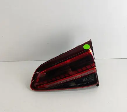 Tailgate rear/tail lights