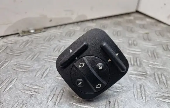 Mercedes-Benz E W211 Seat control switch 2118000878