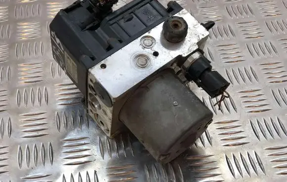 Audi A6 S6 C5 4B ABS Pump 4B0614547G