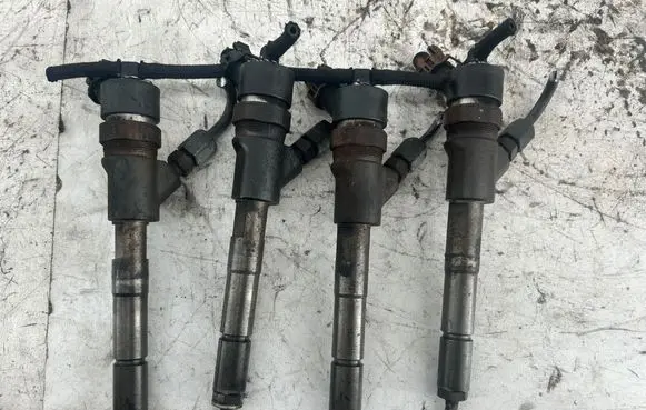 Toyota Auris 150 Fuel injectors set 0445110262