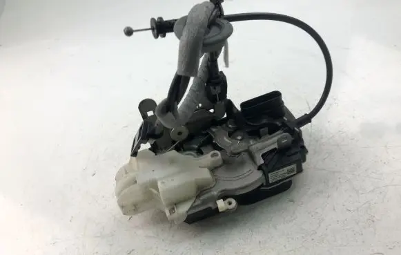 Volvo V40 Coupe door lock (next to the handle) 31301425