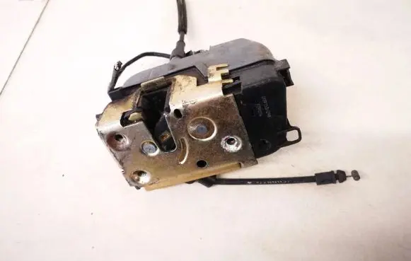Renault Laguna II Rear door lock 009153z98