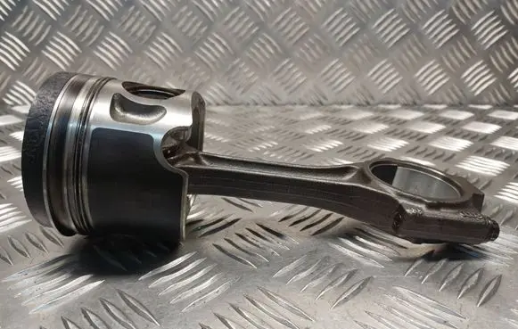 Skoda Octavia Mk2 (1Z) Piston with connecting rod 29R0 038G