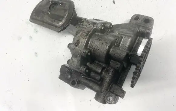 Peugeot 307 Oil pump 9638783980