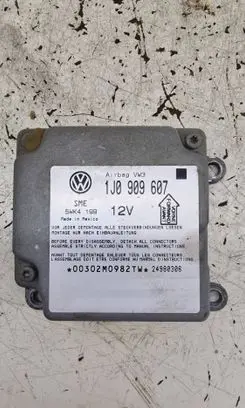 Volkswagen PASSAT B5 Airbag control unit/module 1J0909607