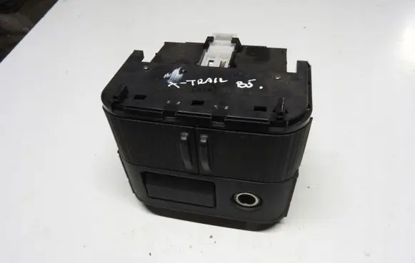 Nissan X-Trail T30 Car ashtray 68108EQ400