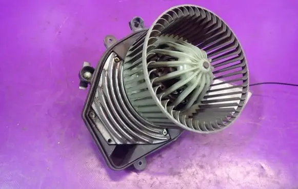 Audi A4 S4 B5 8D Heater fan/blower 8D1820021