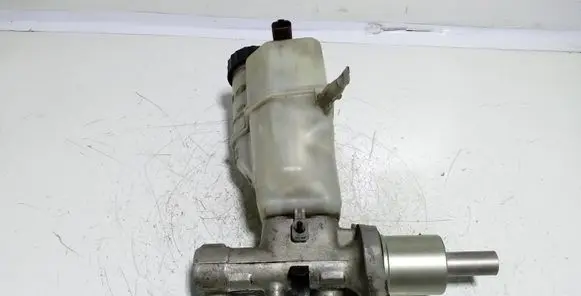 Peugeot 407 Master brake cylinder 9646980980