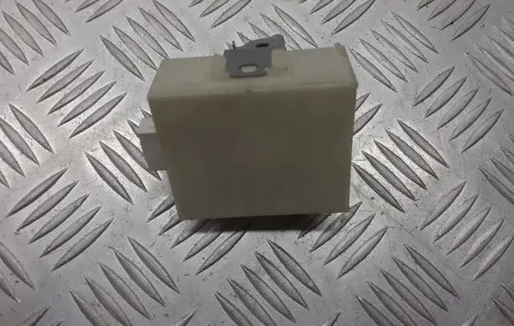 Toyota Avensis T250 Door central lock control unit/module 89741-05070