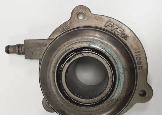 Land Rover Discovery 4 - LR4 clutch release bearing 4R83-7A564-AA