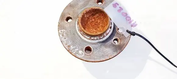 Mini One - Cooper R50 - 53 Rear wheel hub