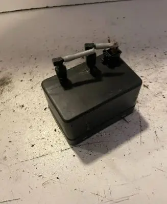 Mercedes-Benz E W211 Central locking vacuum pump 0008002548