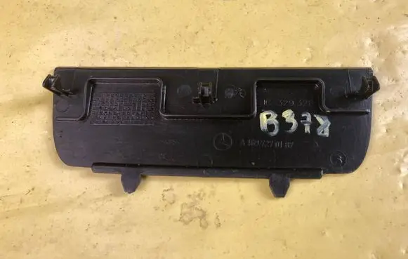 Mercedes-Benz B W245 Other front door trim element A1697270187 JC329328