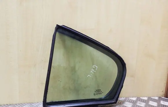 Toyota Avensis T270 Rear vent window glass 6818905060