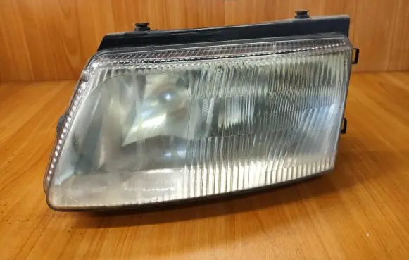 Volkswagen PASSAT B5 Headlight/headlamp