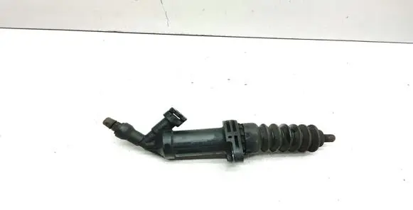Clutch slave cylinder