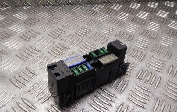 Nissan Qashqai Fuse box set 7254576330 243817990A 7154576330