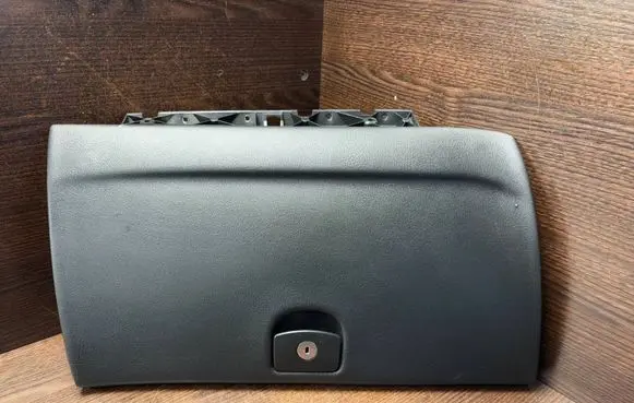 Glove box lid/cover