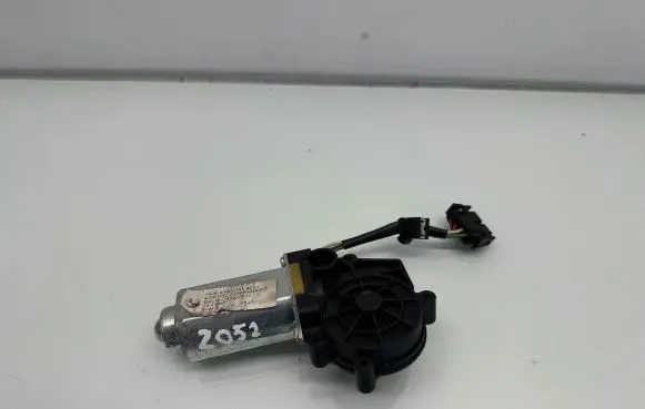 BMW 5 E60 E61 Curtain motor 55220011 86986201