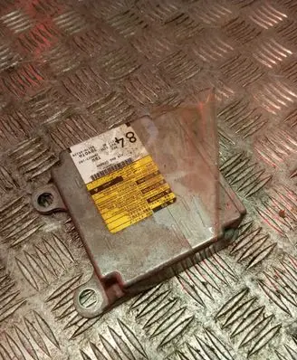 Toyota Avensis T250 Airbag control unit/module 8917005120
