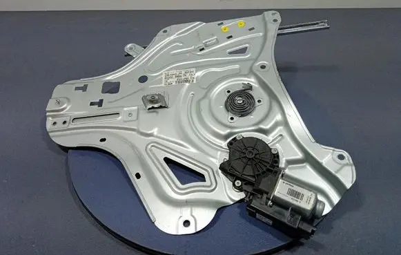 Hyundai ix35 Front door window regulator with motor 824702Y010