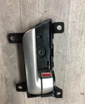 KIA Sorento Front door interior handle 826232P000