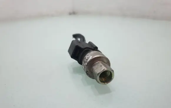 Volvo S40 Air conditioning (A/C) pressure sensor 