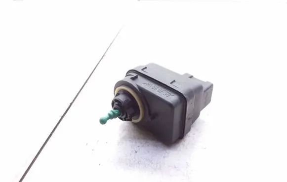 Renault Megane I Headlight level adjustment motor 07700840141