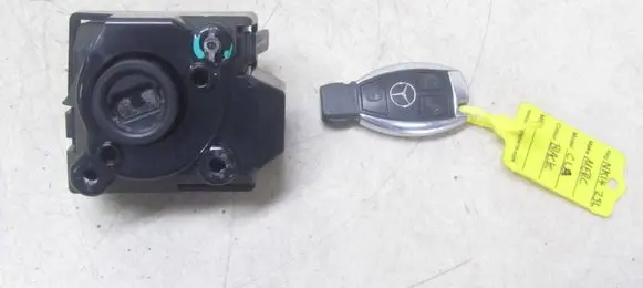 Mercedes-Benz CLA C117 X117 W117 Ignition lock A2469051202