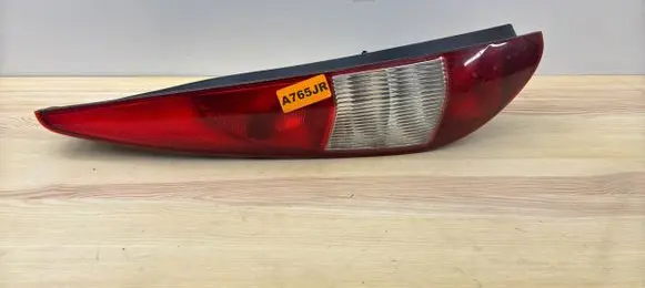 Ford Mondeo Mk III Rear/tail lights 1S71-13405-C