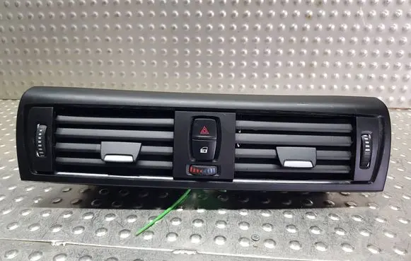 BMW 1 F20 F21 Dash center air vent grill S26371429 9207116