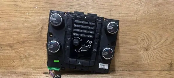 Volvo V70 Climate control unit 31288318