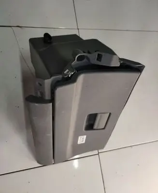 Glove box