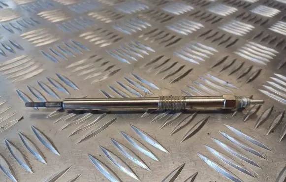 Renault Laguna III Glow plug 8200561251 8200661251