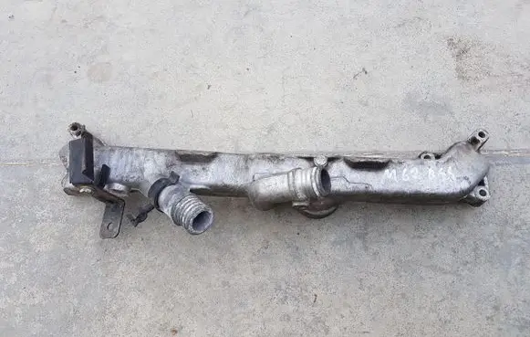 BMW 5 E39 Engine coolant pipe/hose 1702200