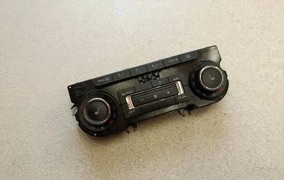 Skoda Superb B6 (3T) Climate control unit 3T0907044CG SW0709 5HB00974997