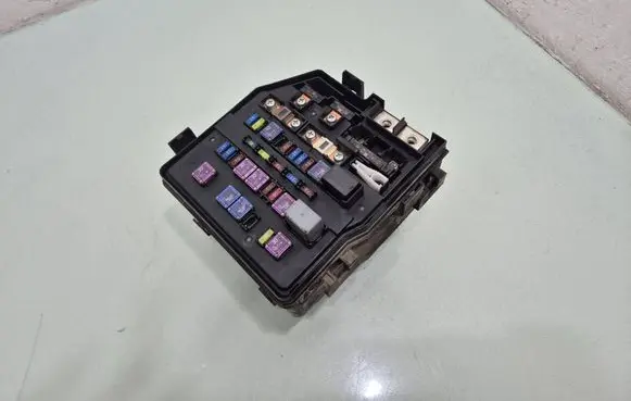 Honda CR-V Fuse box set 08SWYE01