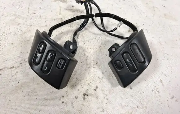 Toyota Corolla Verso AR10 Steering wheel buttons/switches