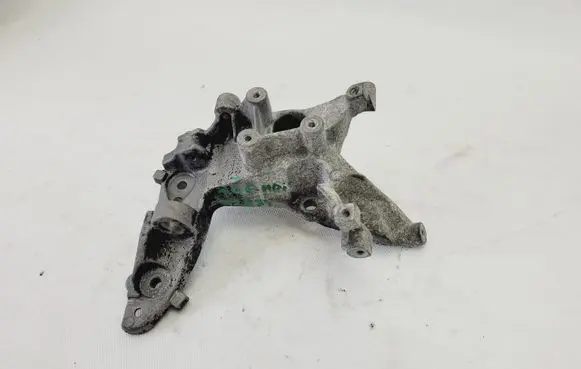 Peugeot 308 Generator/alternator bracket 9684613880