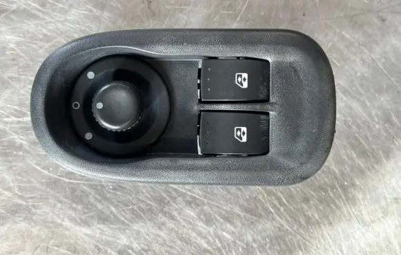Renault Master III Electric window control switch 8200637849 8200002442B