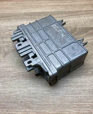 Volkswagen PASSAT B4 Engine control unit/module ECU 3A0907311B 0261203788