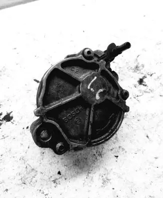 Peugeot 407 Vacuum pump 01562B