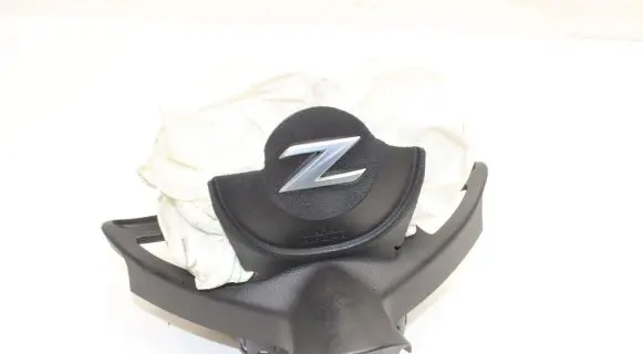 Nissan 370Z Steering wheel airbag