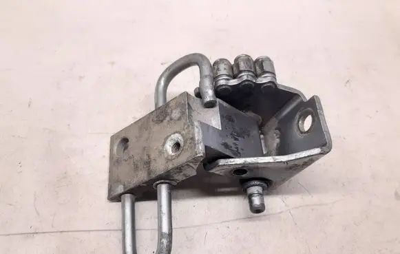 Audi A4 S4 B6 8E 8H Front door lower hinge 8E0831411 EDS2301