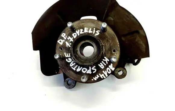 Front wheel hub